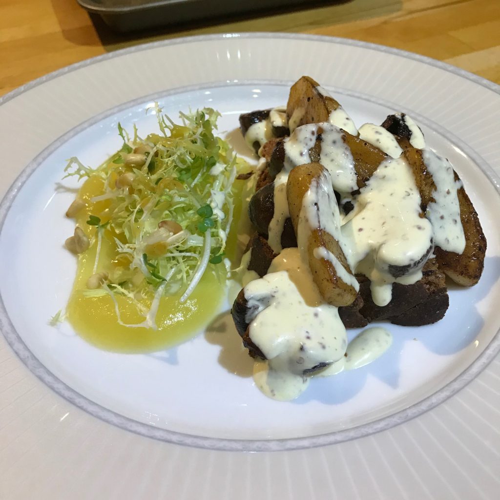 Mushrooms with Walnut Toast and Apples - 20180910