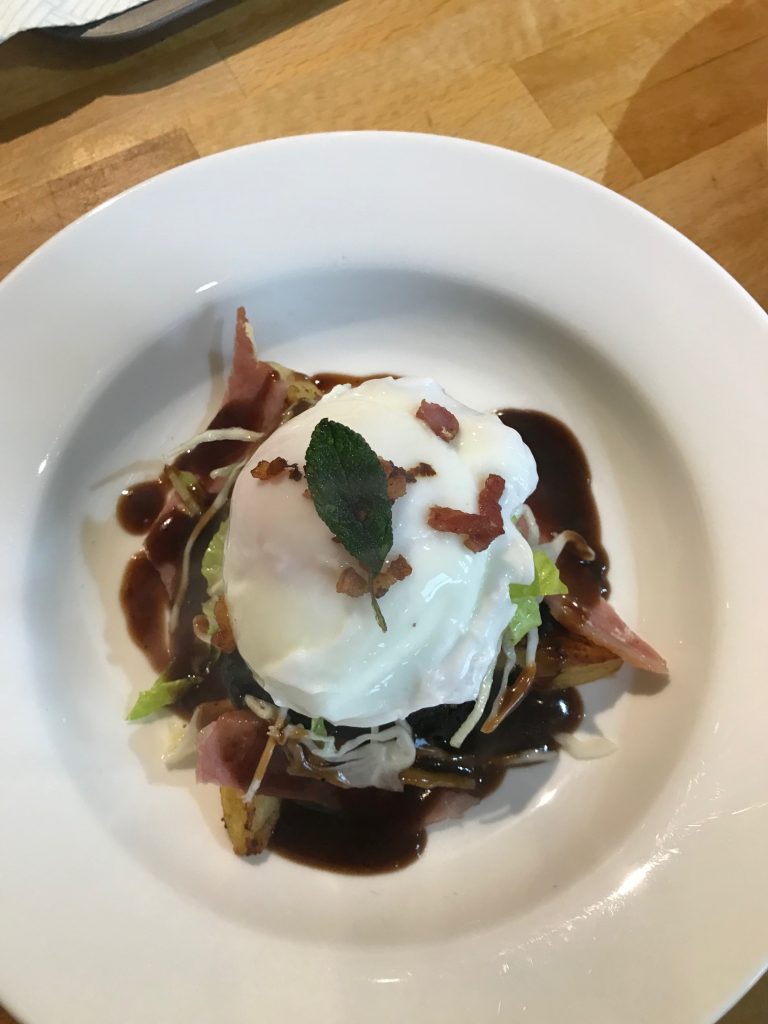 20190425 - Poached Egg Bacon and Black Pudding Salad with Red Wine Sauce