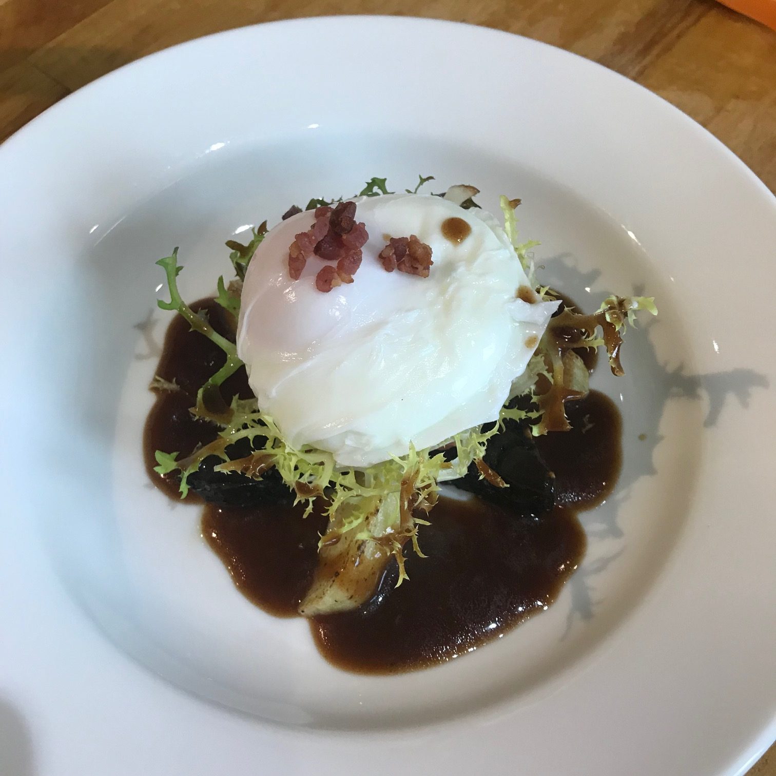 20190808 - Poached Egg, Bacon & Black Pudding Salad with Red Wine Sauce