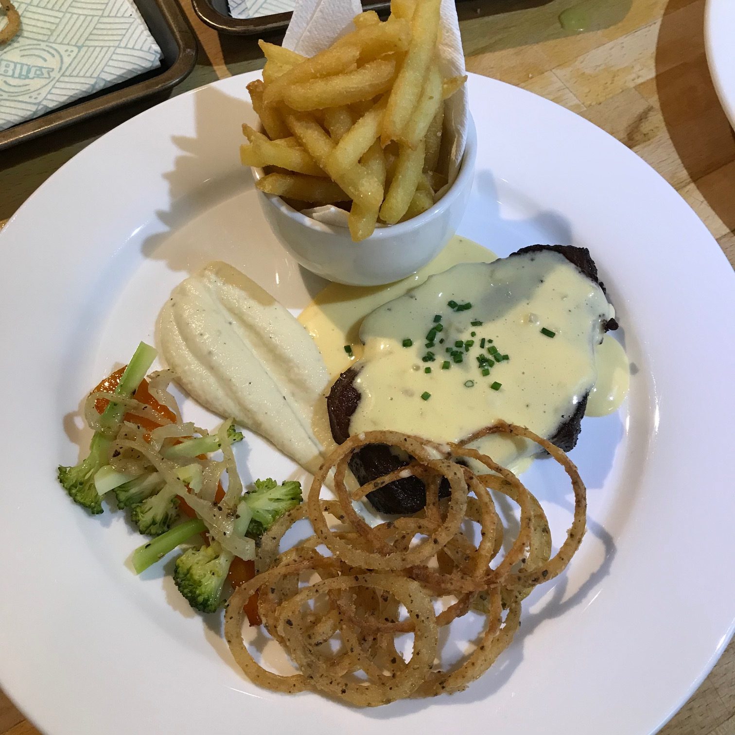 20190809 - Fillet Steak with Béarnaise Sauce & Black Pepper Onion Rings