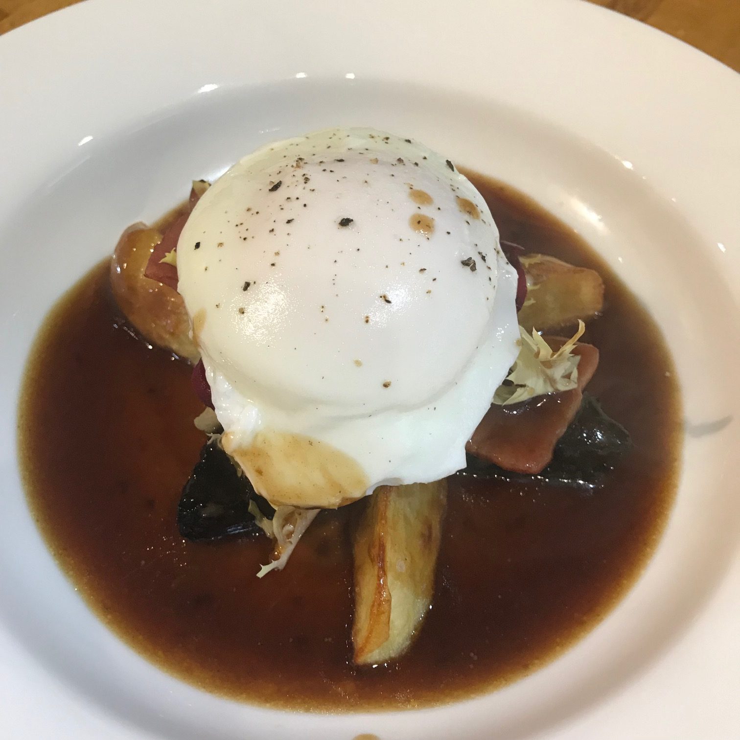 20190829 - Poached Egg, Bacon & Black Pudding Salad with Red Wine Sauce