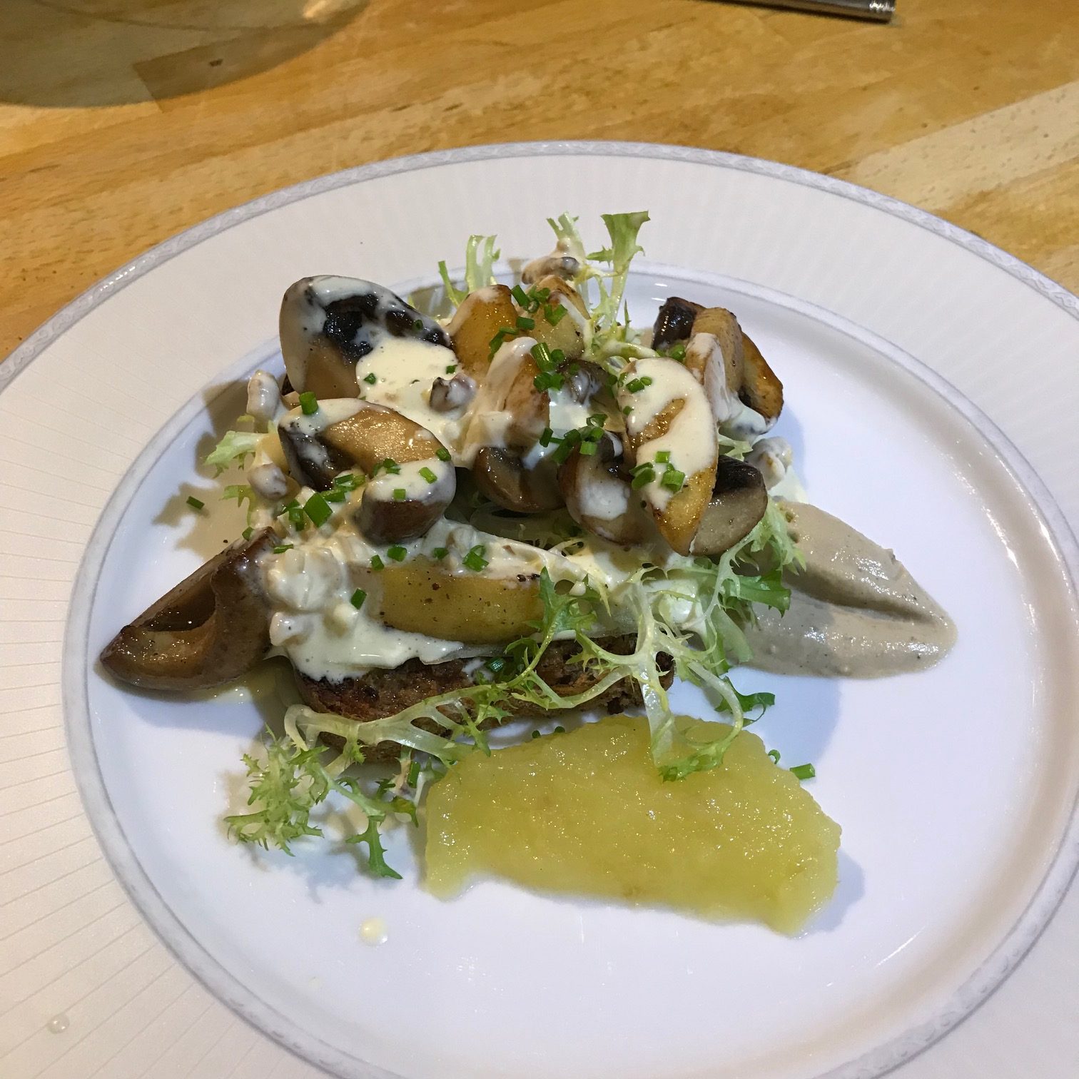 20190911 - Chestnut Mushrooms with Apples on Walnut Toasts with a Dijon Mustard Dressing